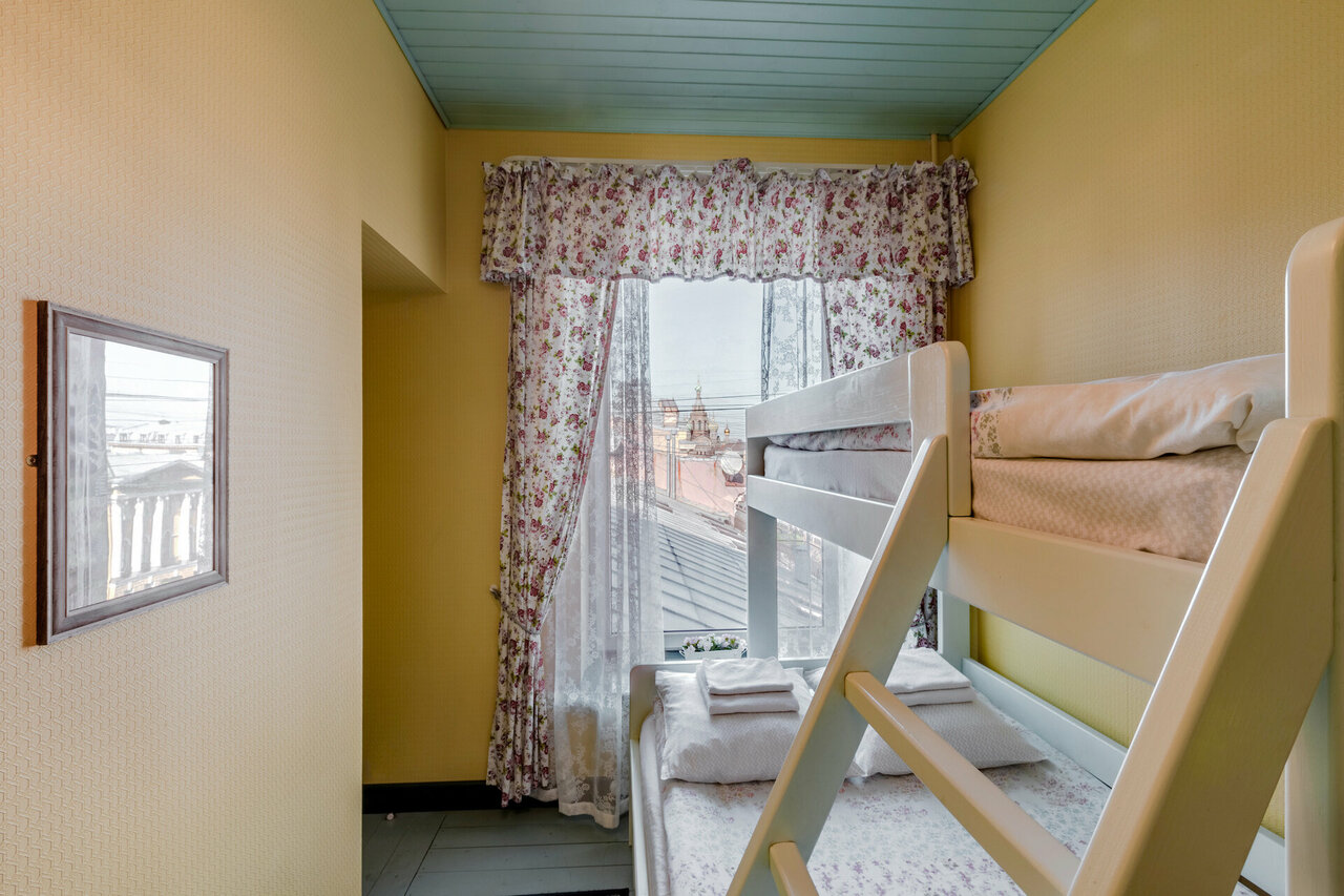 Гостиница Друзья у Дома Книги Санкт-Петербург