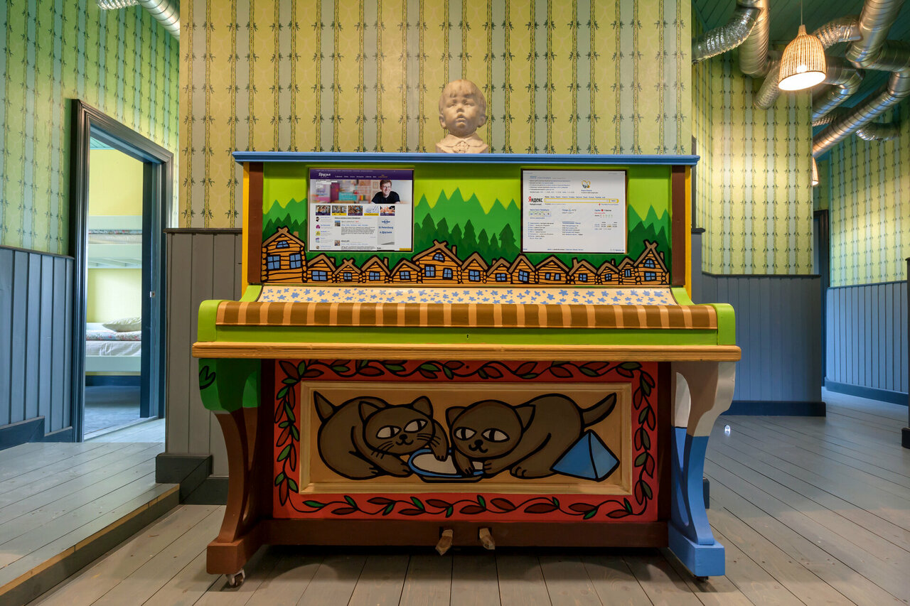 Гостиница Друзья у Дома Книги Санкт-Петербург