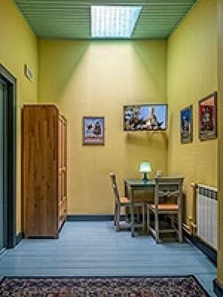 Гостиница Друзья у Дома Книги Санкт-Петербург Лофт (2+1)-3