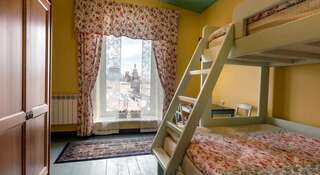Гостиница Друзья у Дома Книги Санкт-Петербург Стандартный двухместный номер с 1 кроватью или 2 отдельными кроватями и красивым видом-2