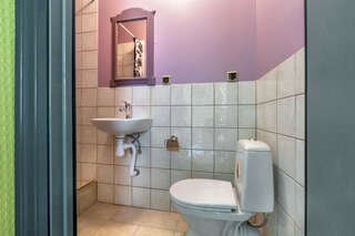 Гостиница Друзья у Дома Книги Санкт-Петербург Трехместный номер с собственной ванной комнатой-3